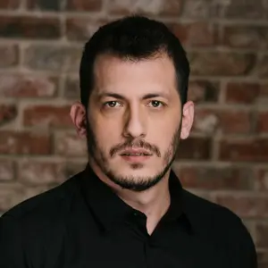 Avinoam M Oltchik